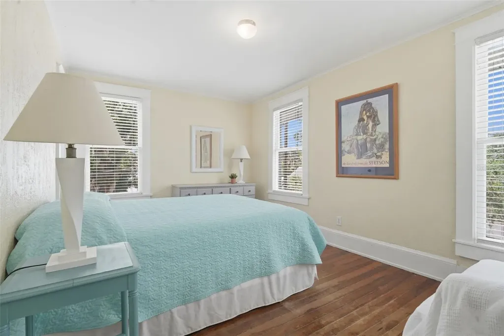 318 N Colonial Court Deland FL 32720
