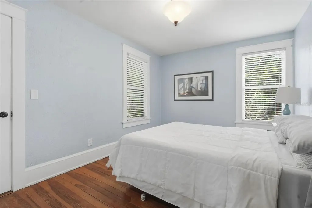 318 N Colonial Court Deland FL 32720