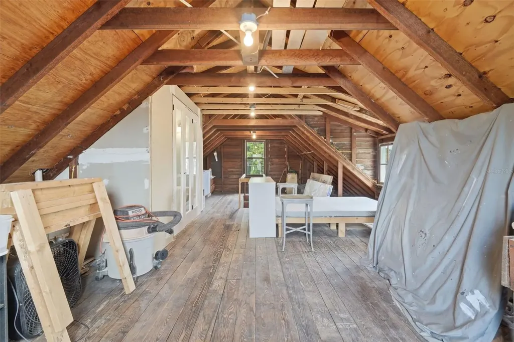 318 N Colonial Court Deland FL 32720