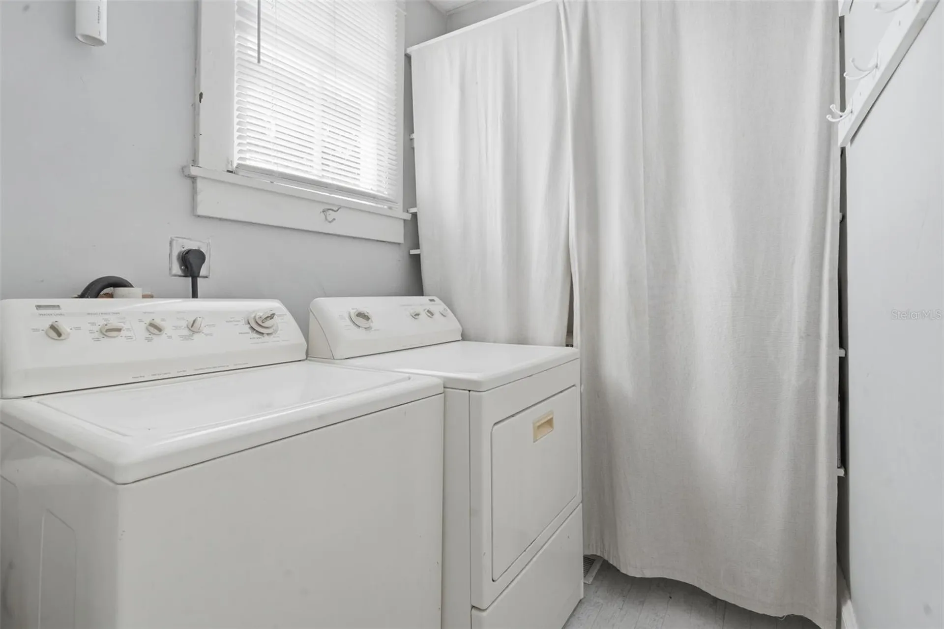 318 N Colonial Court Deland FL 32720