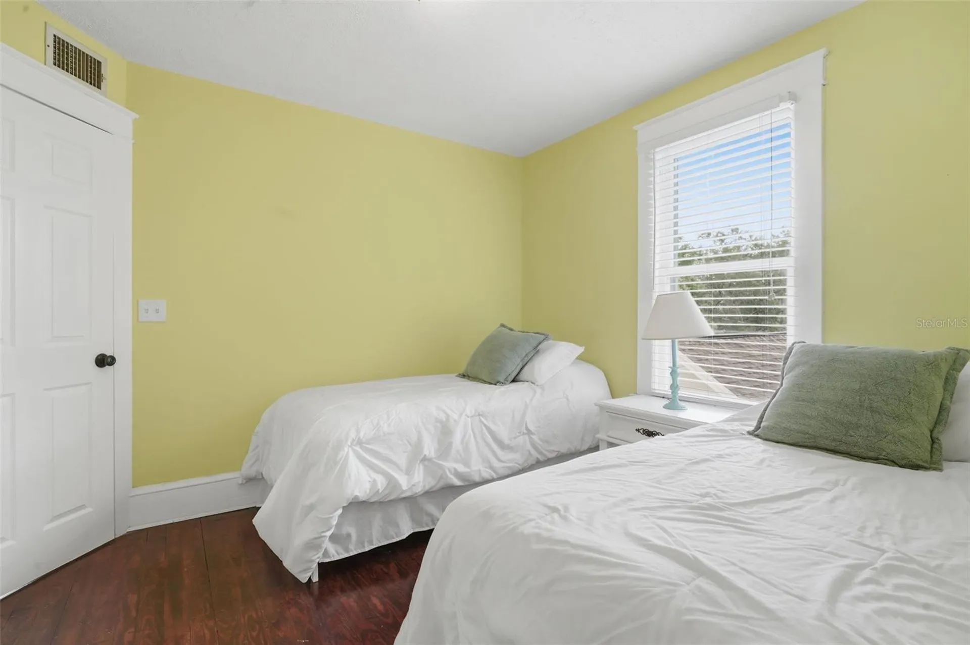 318 N Colonial Court Deland FL 32720