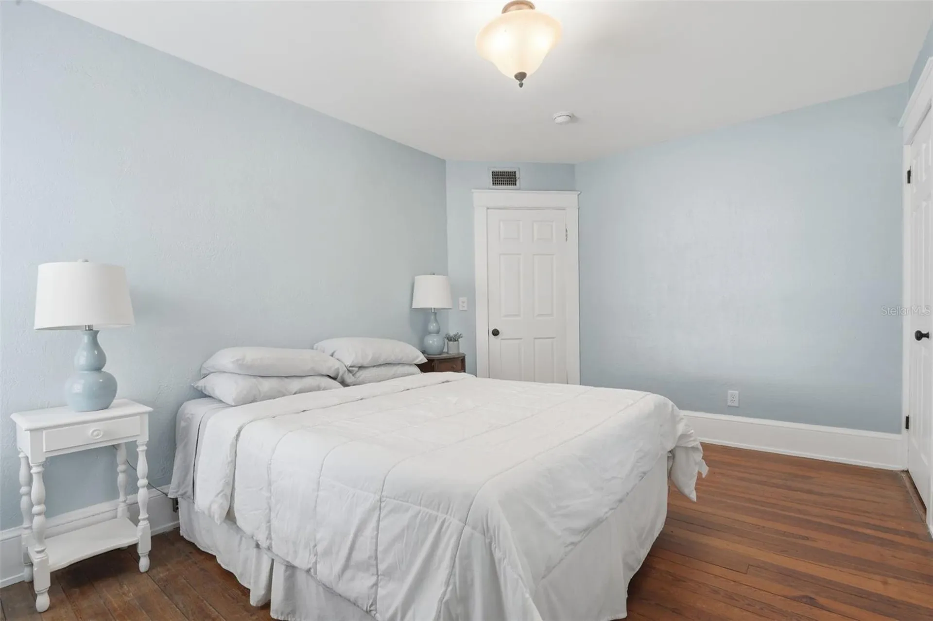 318 N Colonial Court Deland FL 32720