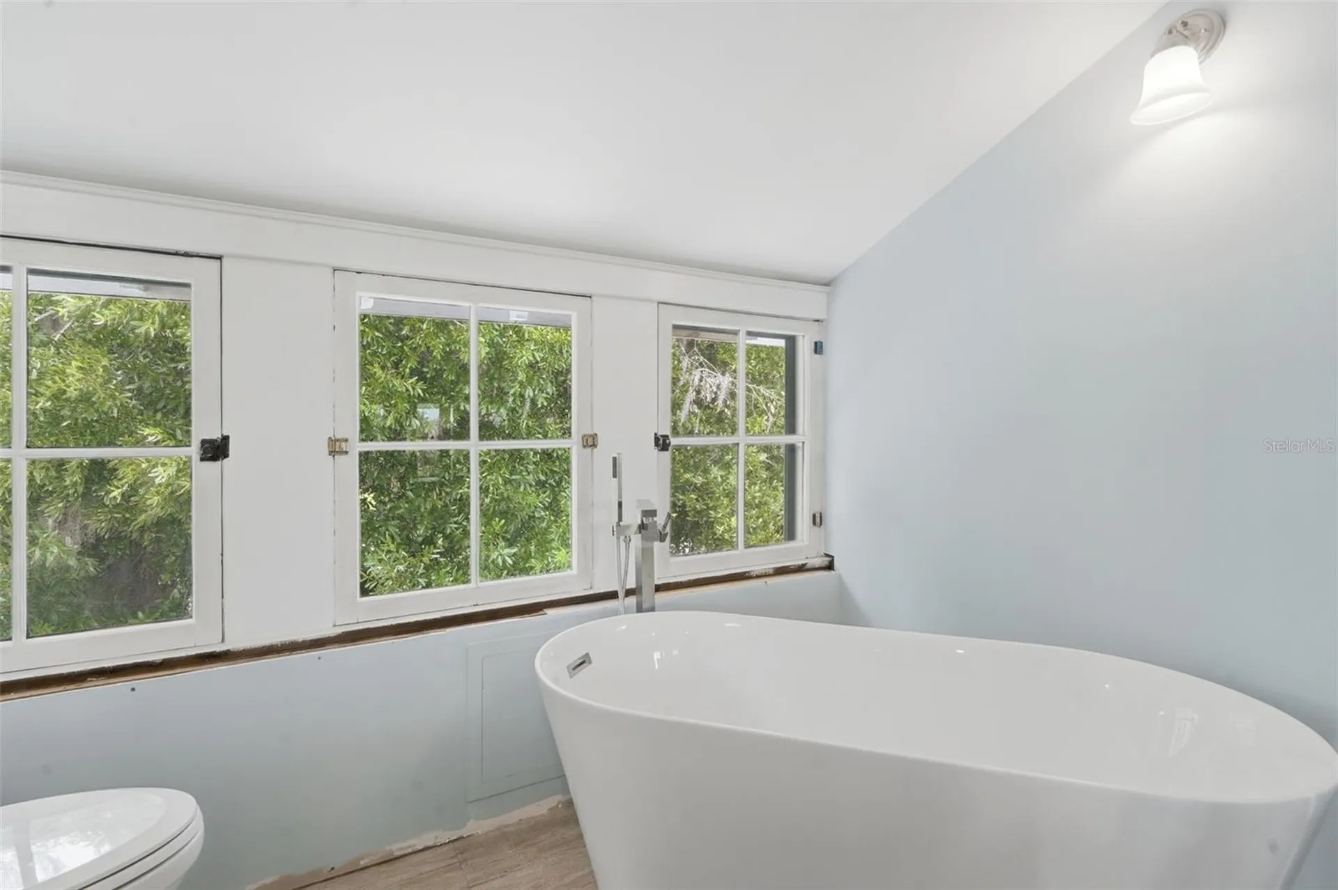 318 N Colonial Court Deland FL 32720