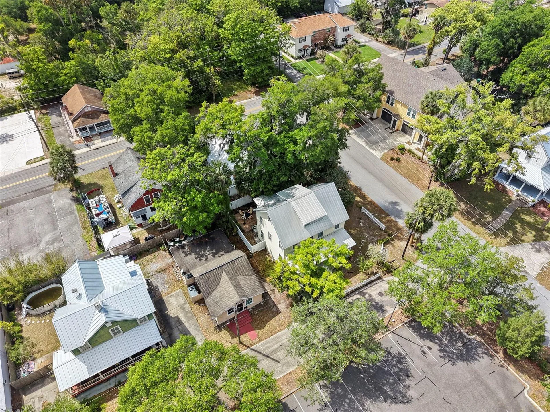 318 N Colonial Court Deland FL 32720