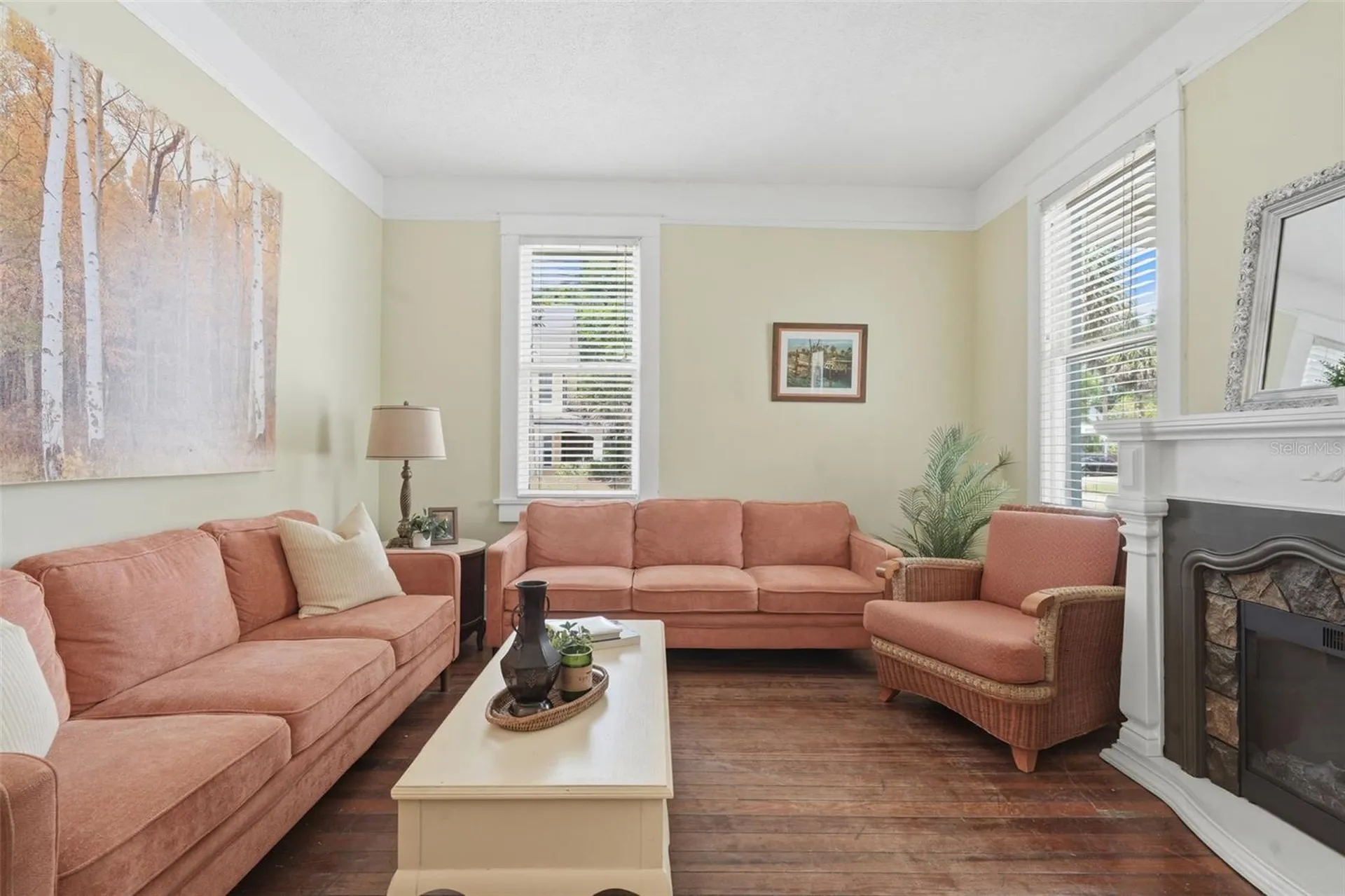 318 N Colonial Court Deland FL 32720