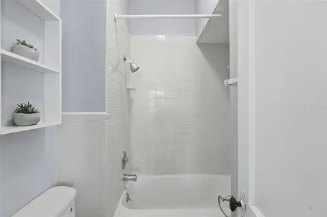 318 N Colonial Court Deland FL 32720