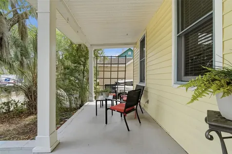 318 N Colonial Court Deland FL 32720