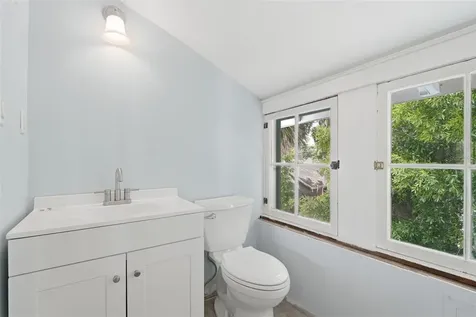 318 N Colonial Court Deland FL 32720