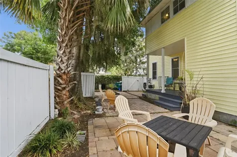 318 N Colonial Court Deland FL 32720
