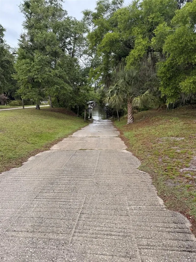 218 Pine Drive Crescent City FL 32112