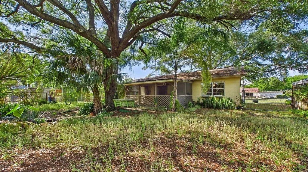 711 Regent Circle S Brandon FL 33511