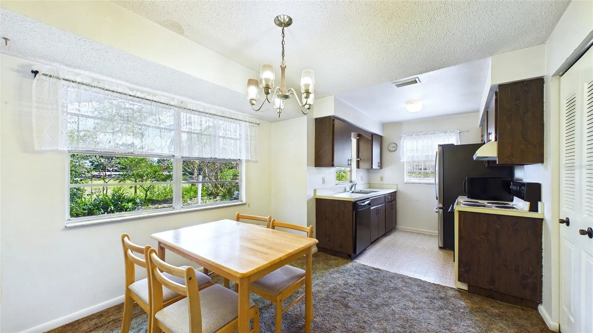 711 Regent Circle S Brandon FL 33511