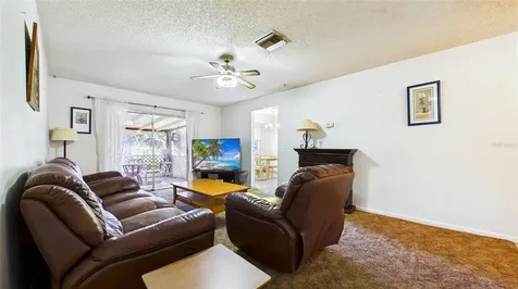 711 Regent Circle S Brandon FL 33511