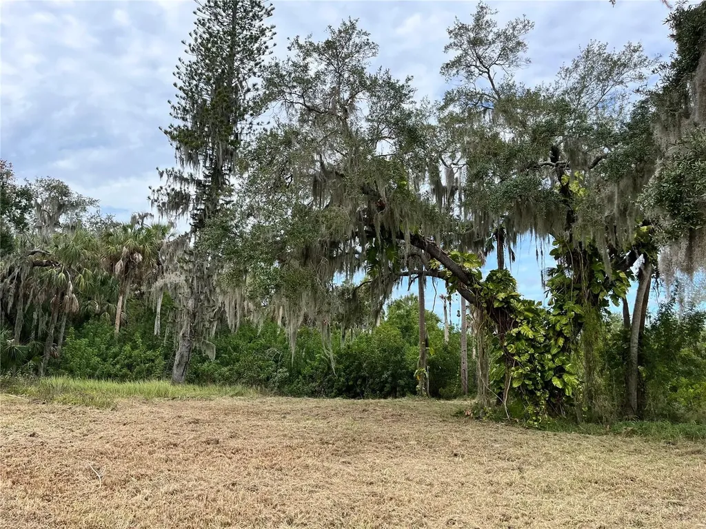 6715 16th Avenue E Palmetto FL 34221