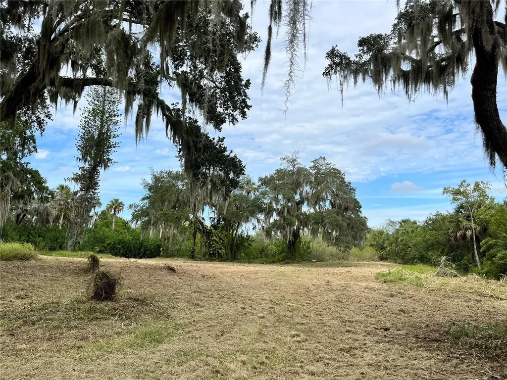 6715 16th Avenue E Palmetto FL 34221