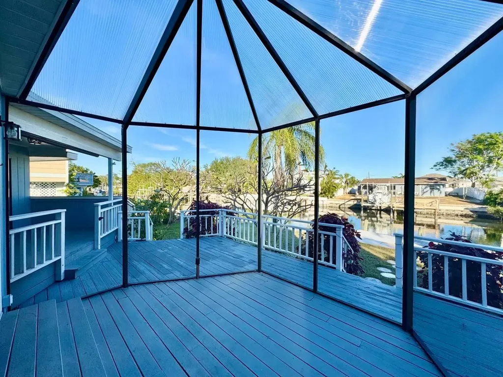 4112 Beach Drive SE St Petersburg FL 33705