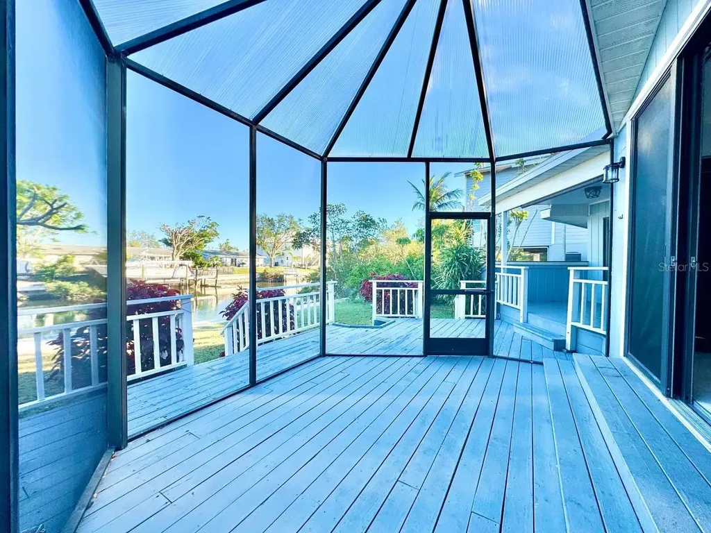 4112 Beach Drive SE St Petersburg FL 33705