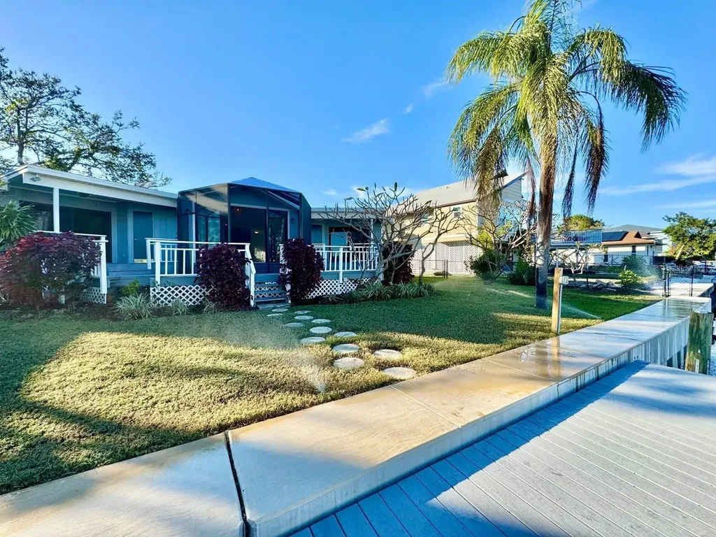 4112 Beach Drive SE St Petersburg FL 33705