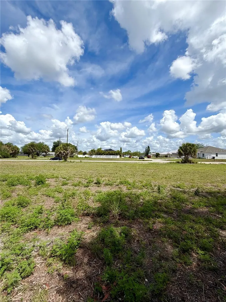 2142 NE 26th Street Cape Coral FL 33909