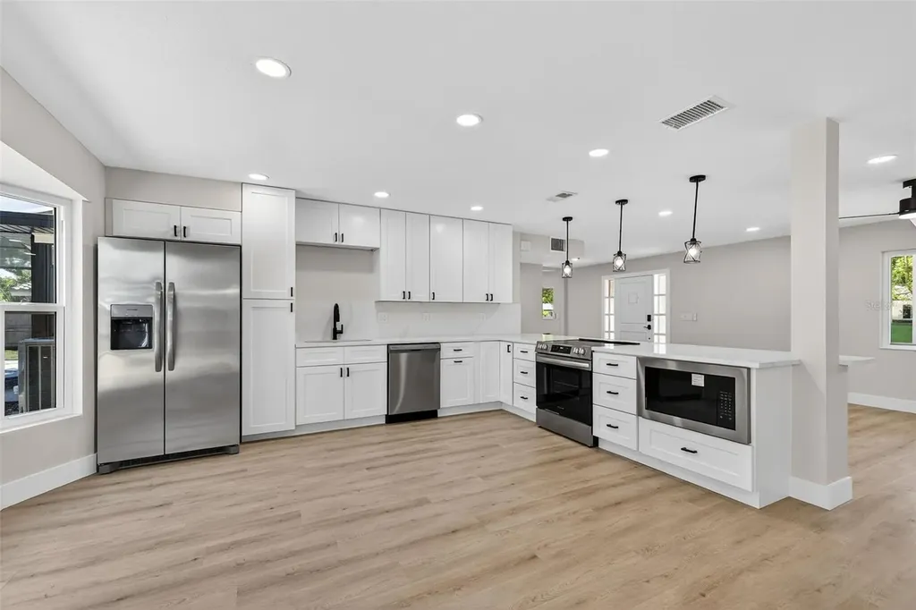 2207 Hennesen Drive Clearwater FL 33764