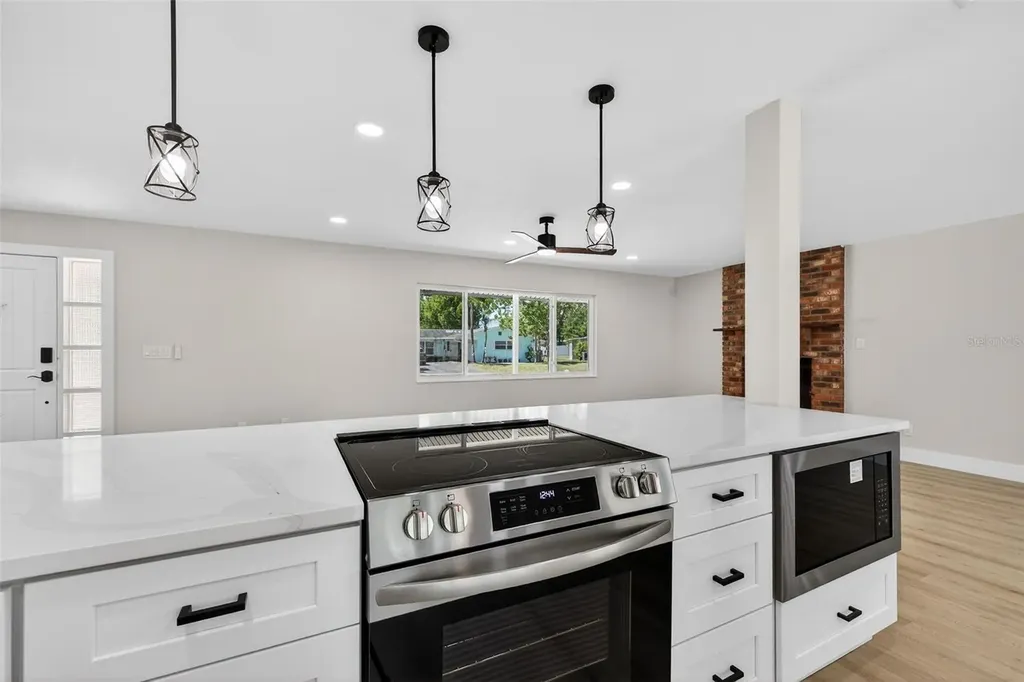 2207 Hennesen Drive Clearwater FL 33764
