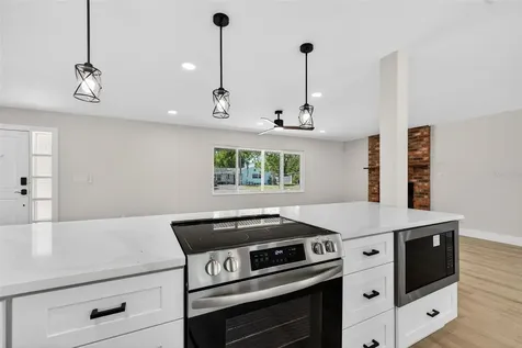 2207 Hennesen Drive Clearwater FL 33764