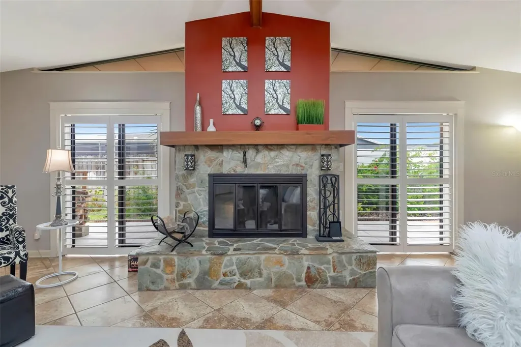 8233 Forest Circle Seminole FL 33776