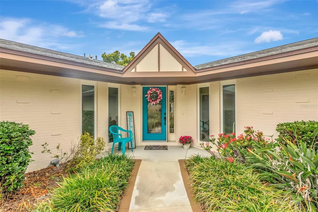 8233 Forest Circle Seminole FL 33776