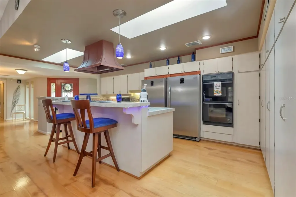 8233 Forest Circle Seminole FL 33776