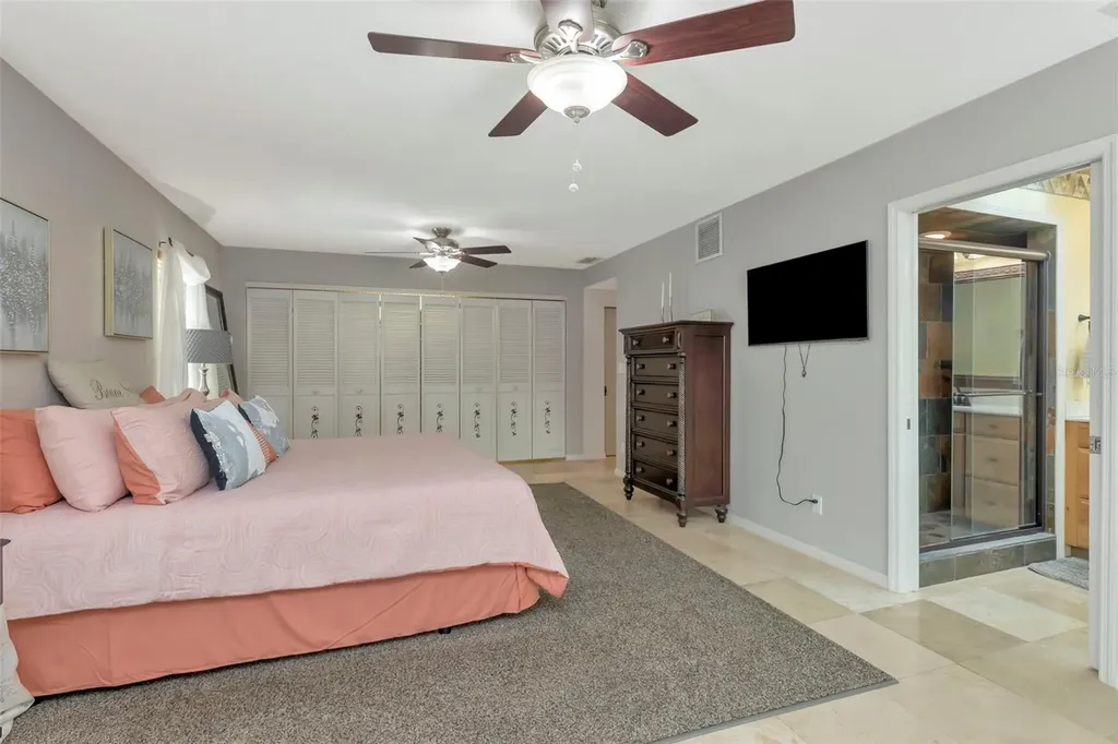 8233 Forest Circle Seminole FL 33776