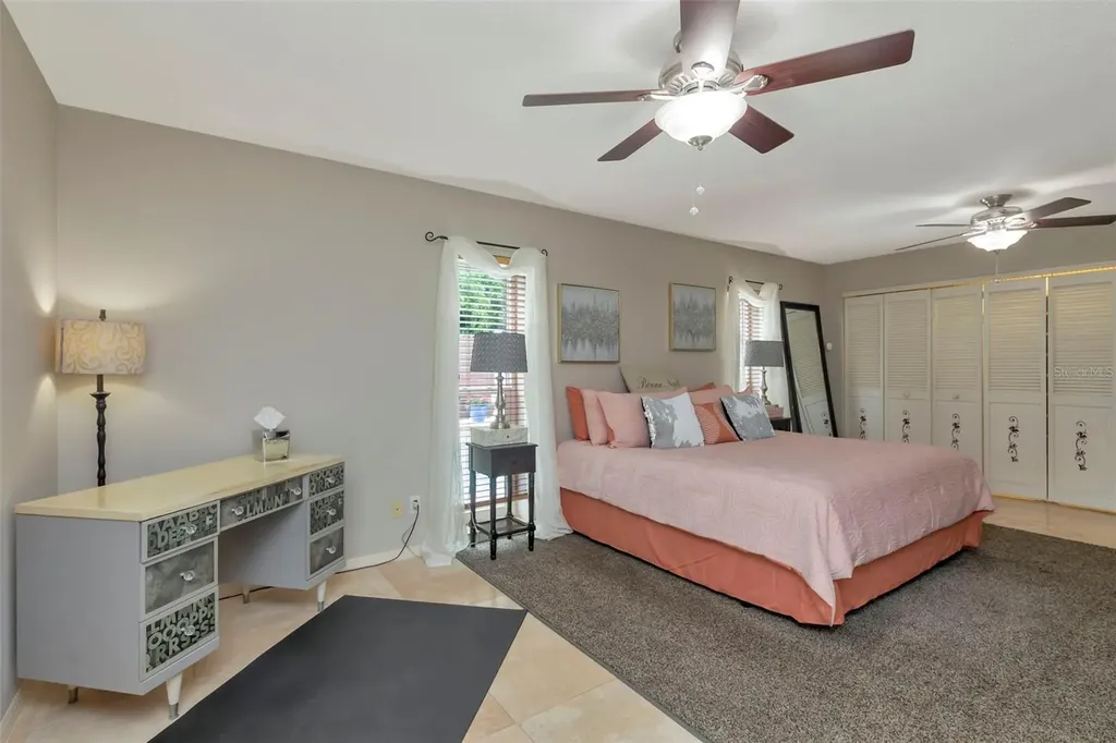 8233 Forest Circle Seminole FL 33776
