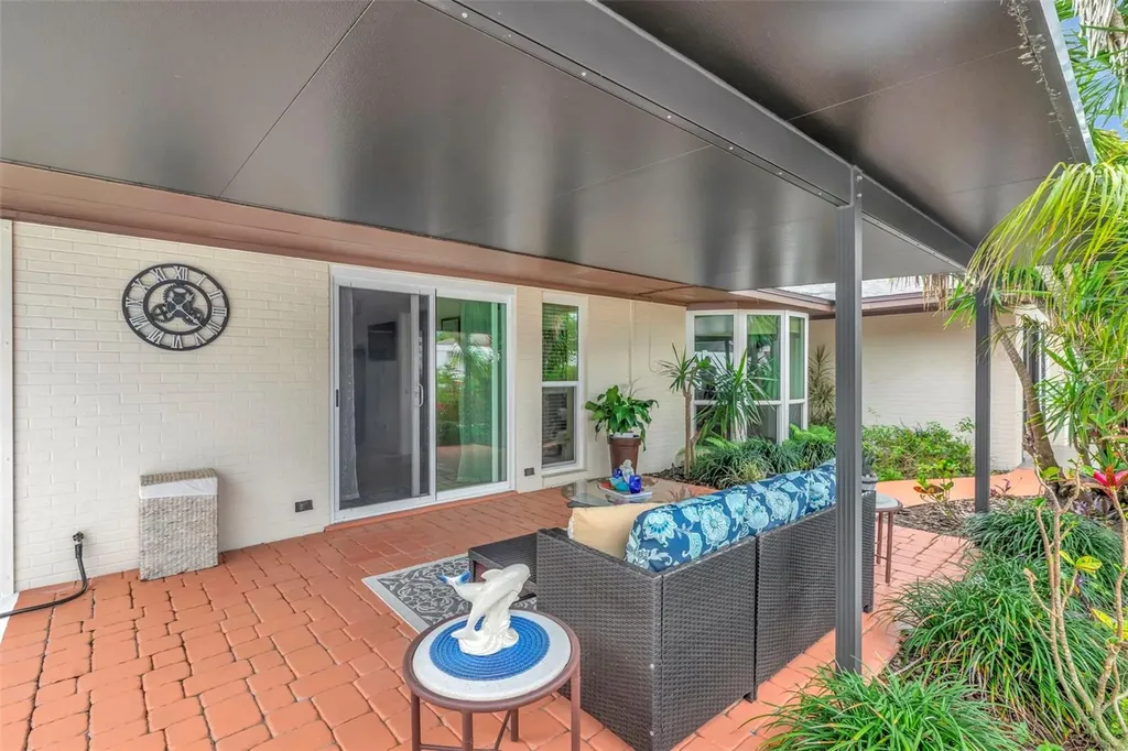 8233 Forest Circle Seminole FL 33776
