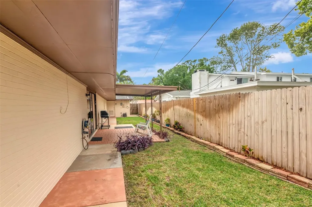 8233 Forest Circle Seminole FL 33776
