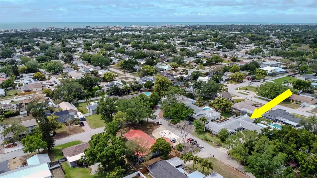 8233 Forest Circle Seminole FL 33776