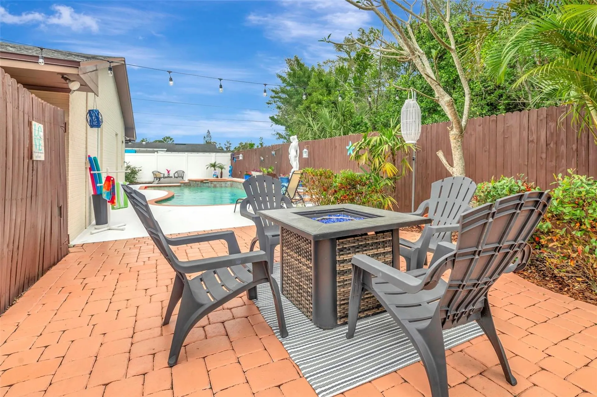 8233 Forest Circle Seminole FL 33776
