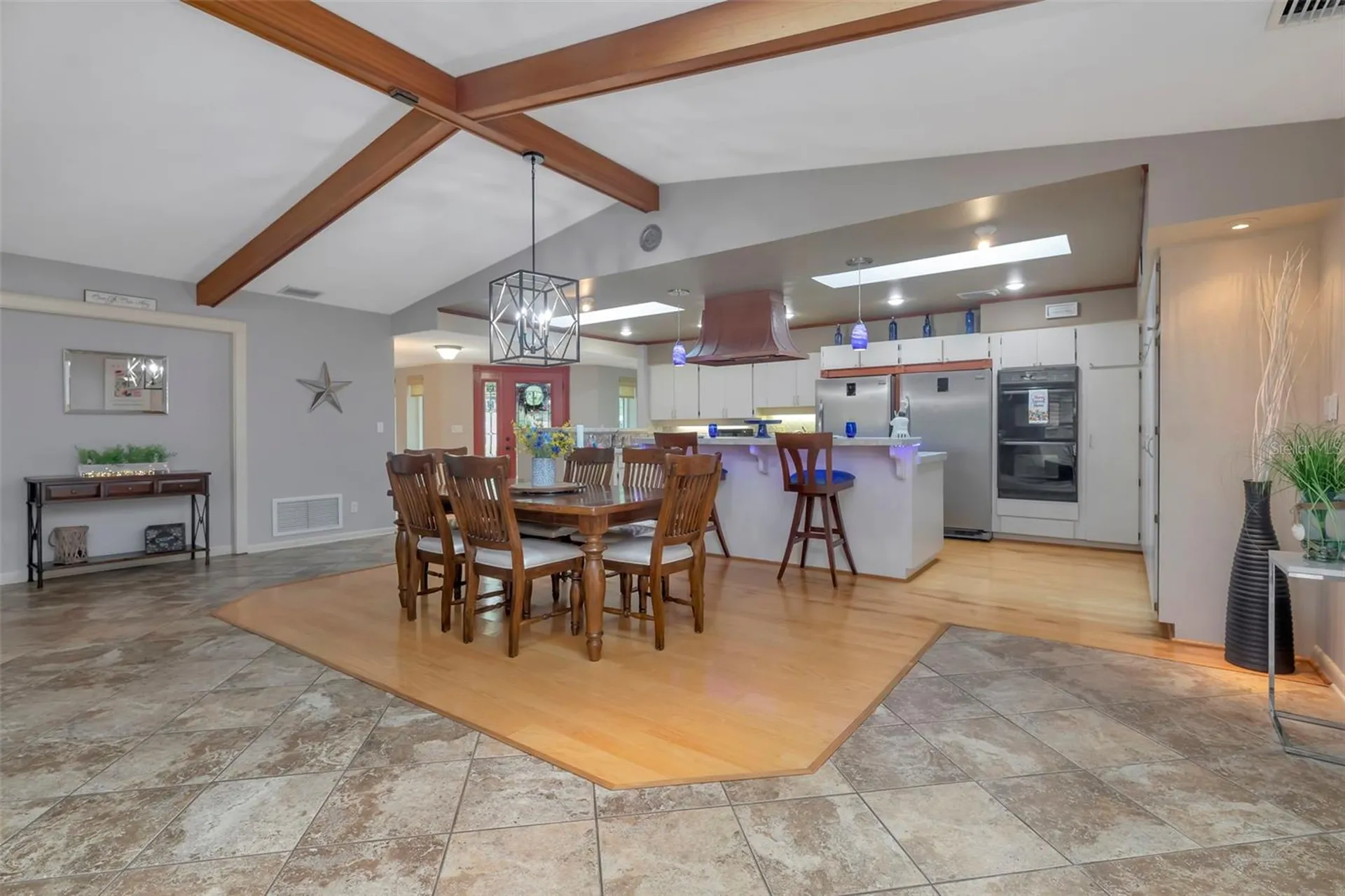 8233 Forest Circle Seminole FL 33776