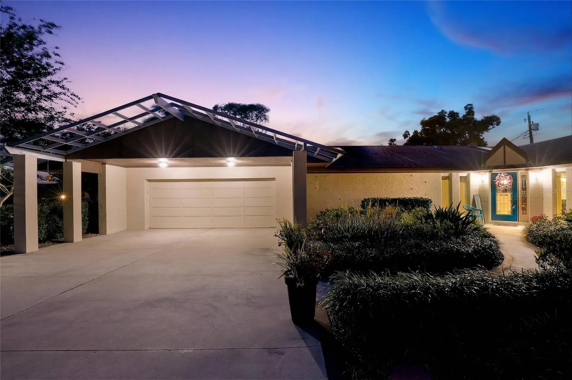 8233 Forest Circle Seminole FL 33776