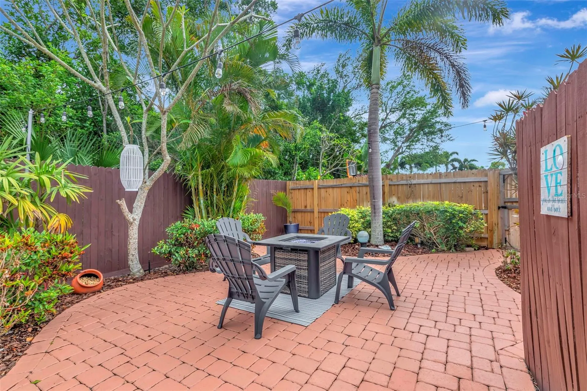 8233 Forest Circle Seminole FL 33776