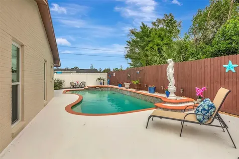 8233 Forest Circle Seminole FL 33776