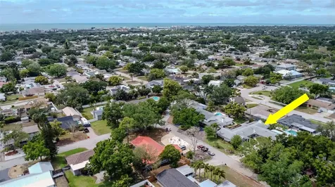 8233 Forest Circle Seminole FL 33776