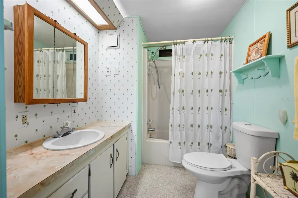 6162 Redwing Avenue Englewood FL 34224