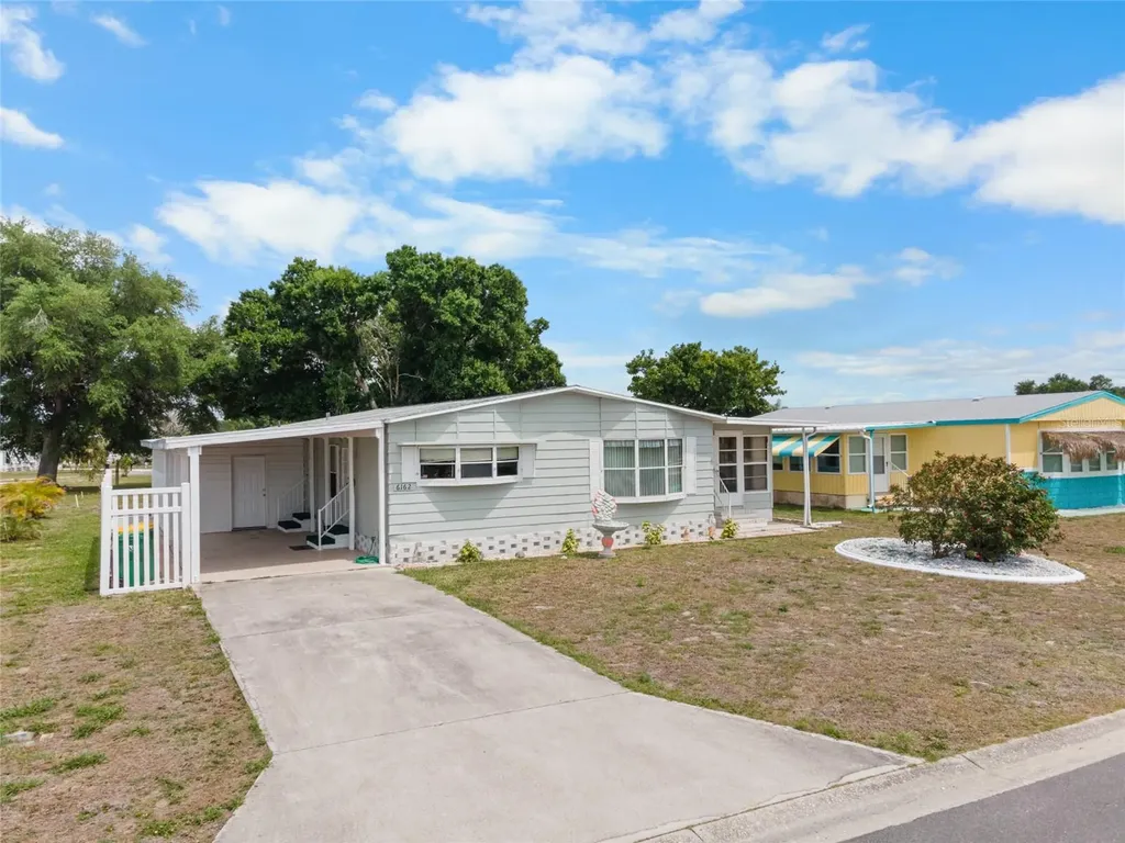 6162 Redwing Avenue Englewood FL 34224