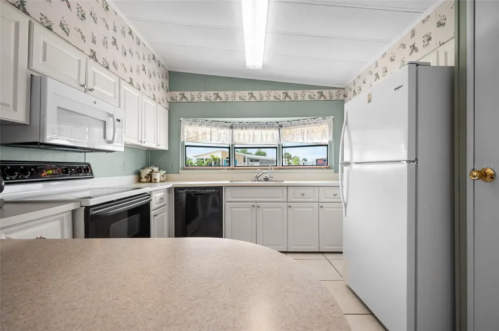 6162 Redwing Avenue Englewood FL 34224