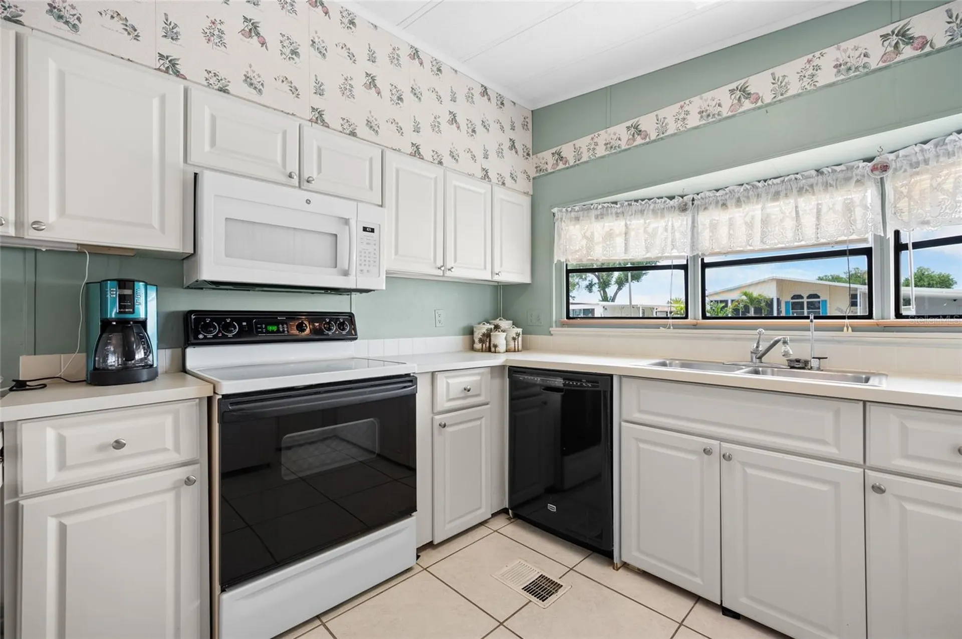 6162 Redwing Avenue Englewood FL 34224