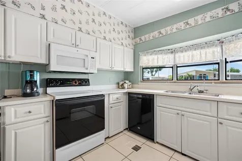 6162 Redwing Avenue Englewood FL 34224