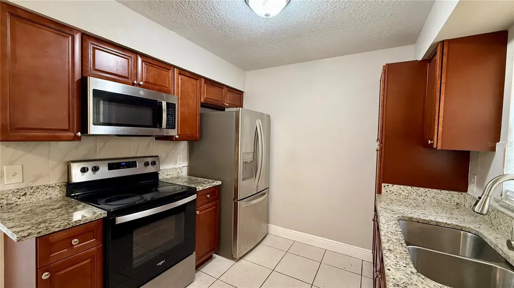 210 N Lone Oak Drive Leesburg FL 34748