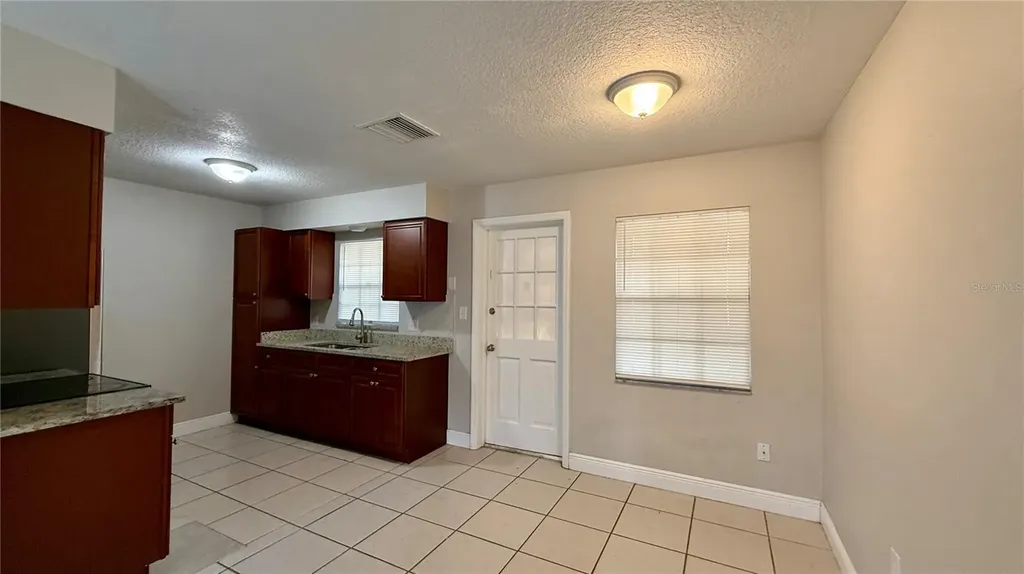 210 N Lone Oak Drive Leesburg FL 34748