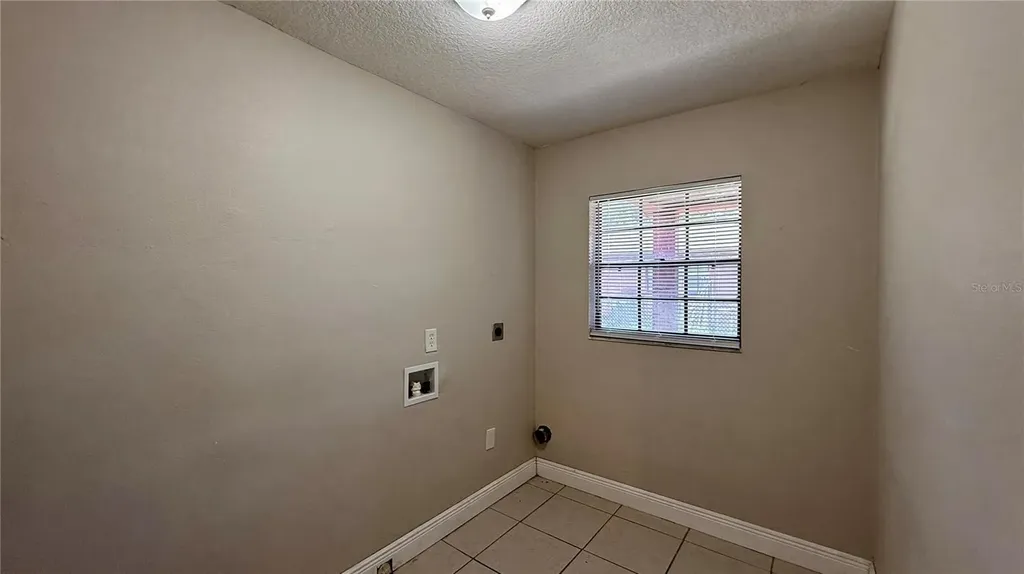 210 N Lone Oak Drive Leesburg FL 34748
