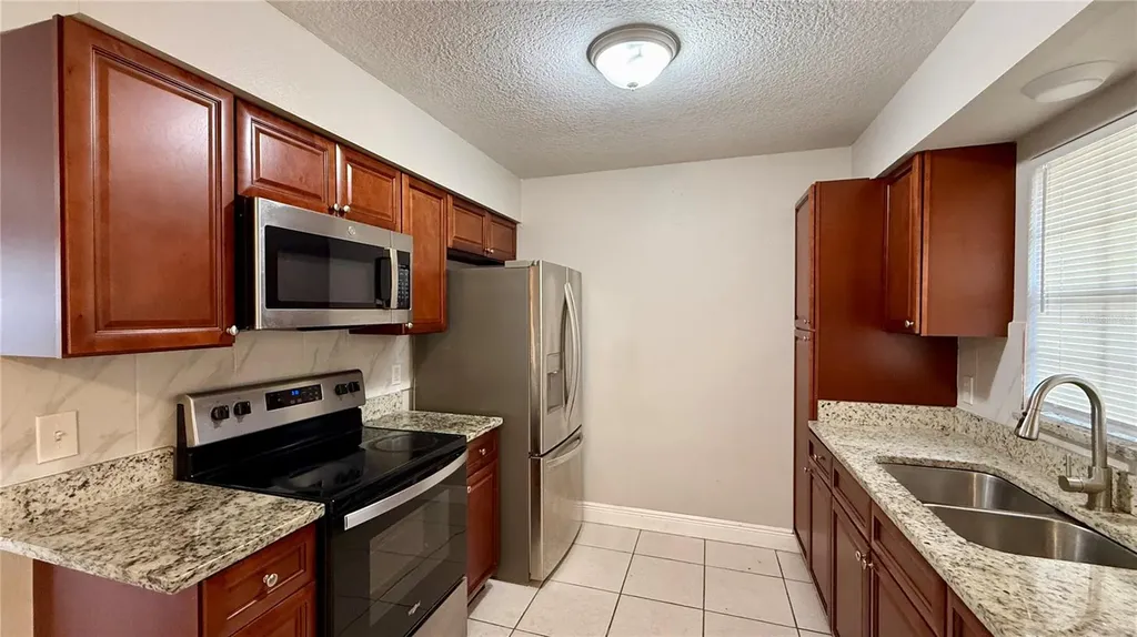 210 N Lone Oak Drive Leesburg FL 34748