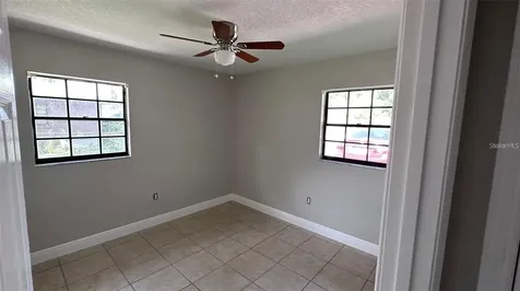 210 N Lone Oak Drive Leesburg FL 34748